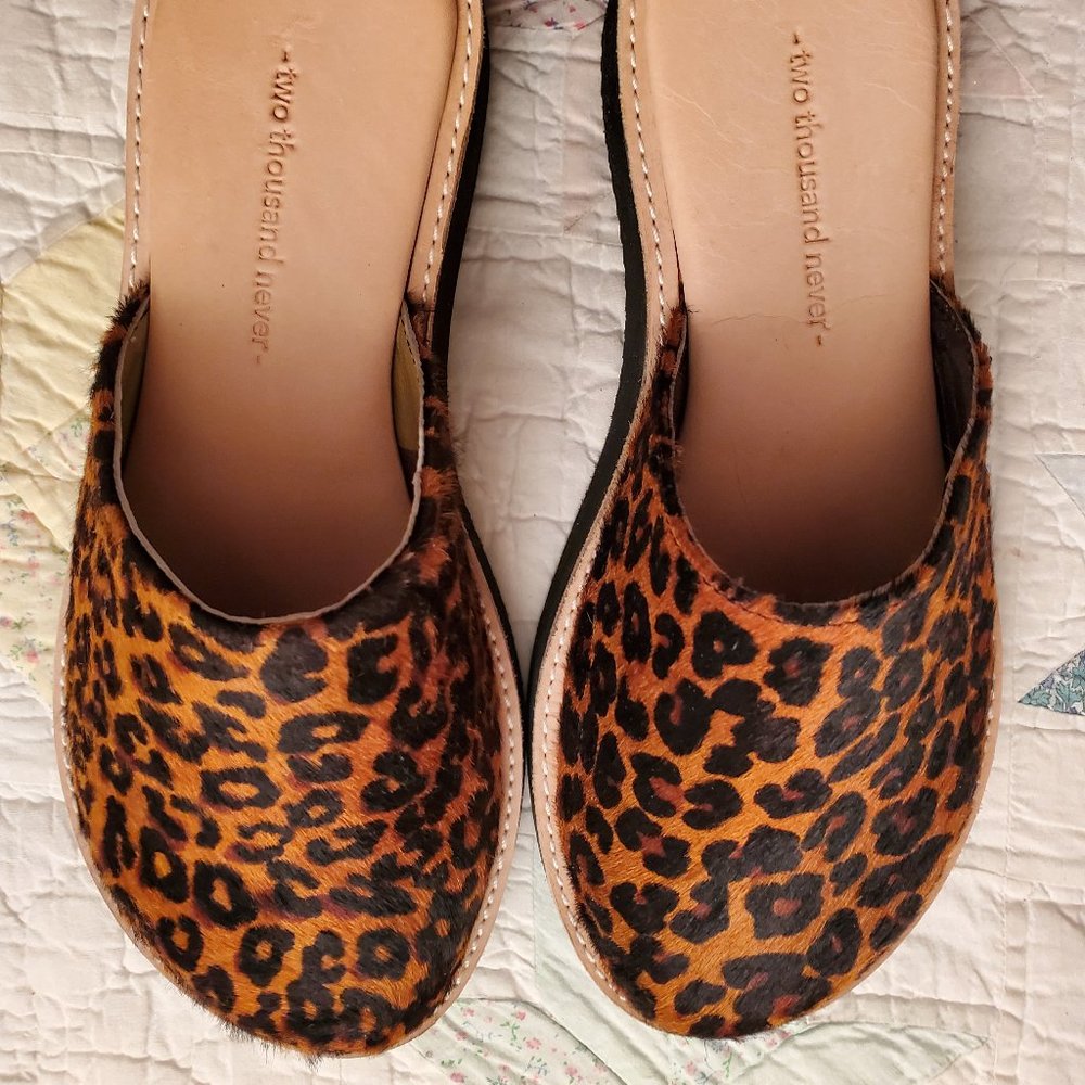 2000NVR TWO THOUSAND NEVER MULE SLIDE DARK CHEETAH CAMO PRINT LINED WOMENS 9 NEW